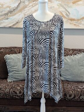Black & White Zebra Print Shark Bite Tunic Top